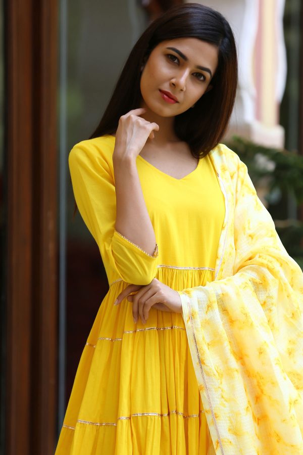 Layered kurta with tye dye dupatta & palazo