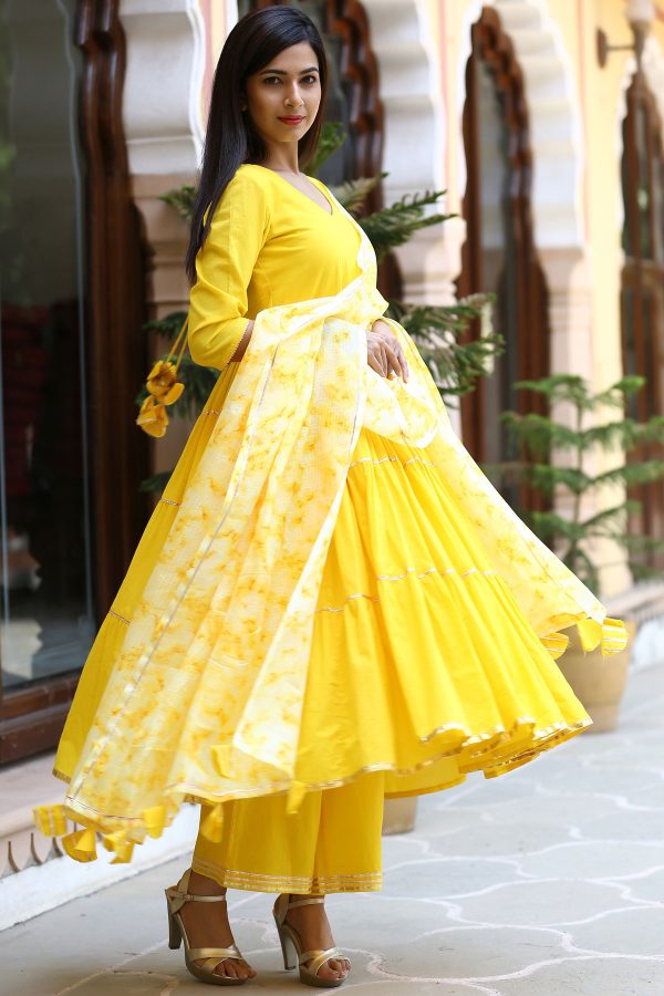 Layered kurta with tye dye dupatta & palazo