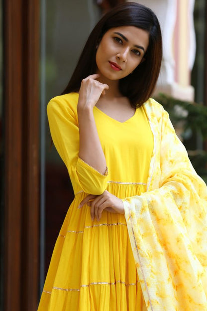 Layered kurta with tye dye dupatta & palazo