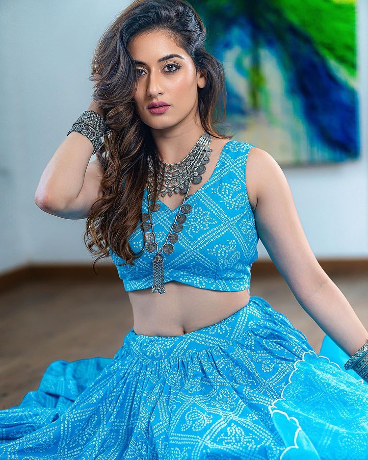 Blue Bandhej Lehenga With Organza Dupatta